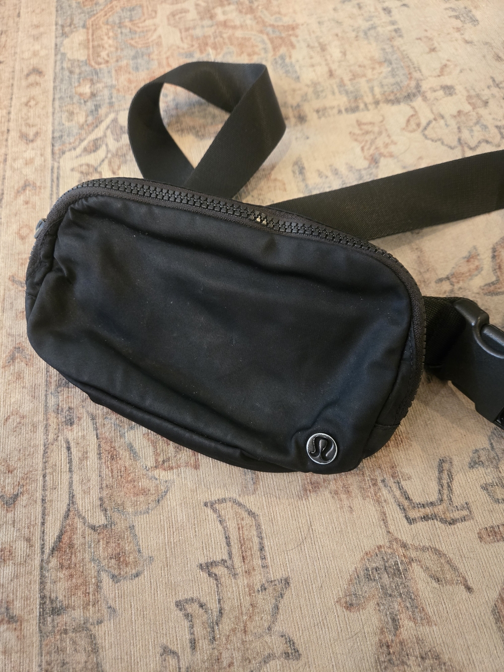 lululemon athletica Black Side Body Bag - Everyday Bag - Fanny Pack